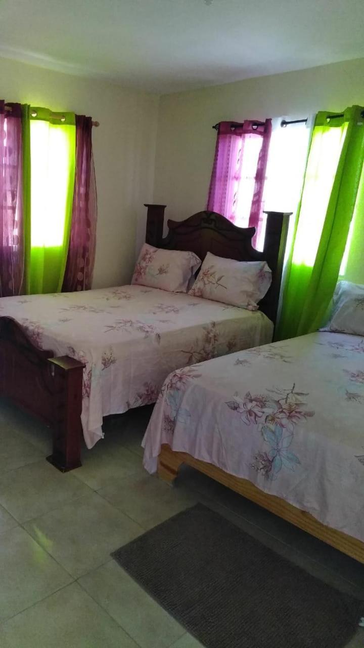 Dona Cornelia Hotel Los Patos Exterior photo